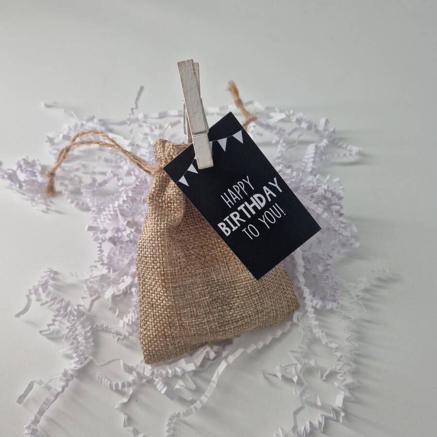 Deco.Kado Geurbuiltje met Amberblokje Bloom Happy Birthday geurzakje voor auto of huis heerlijke handgemaakte geurblokjes Biologisch geurzakjes voor kledingkast geurzakje met leuke tekst cadeautje huisparfum parfum