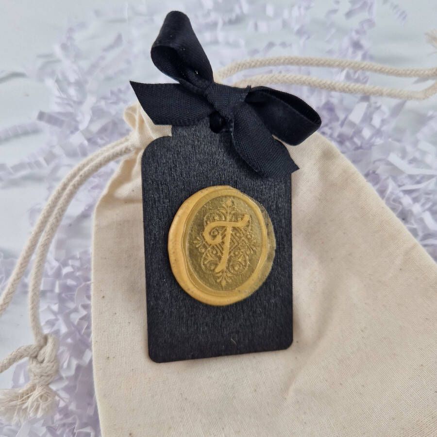 Deco.Kado Geurbuiltje met Amberblokje wax seal Letter Alfabet Persoonlijk Cadeau Handgemaakt goudkleurig wax Parfumzakje voor Auto Geurzakje voor kledingkast huisparfum cadeau voor hem of haar