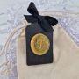 Deco.Kado Geurzakje met Amberblokje Kasthanger Autoparfum wax seal Letter Alfabet Persoonlijk Cadeau Handgemaakt goudkleurig wax Parfumzakje voor Auto Geurzakje voor kledingkast huisparfum cadeau voor hem of haar - Thumbnail 2