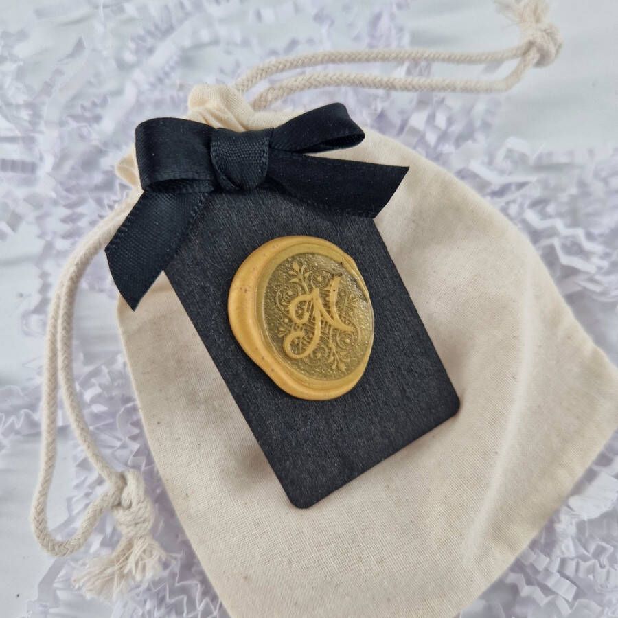 Deco.Kado Geurbuiltje met Amberblokje wax seal Letter Alfabet Persoonlijk Cadeau Handgemaakt goudkleurig wax Parfumzakje voor Auto Geurzakje voor kledingkast huisparfum cadeau voor hem of haar
