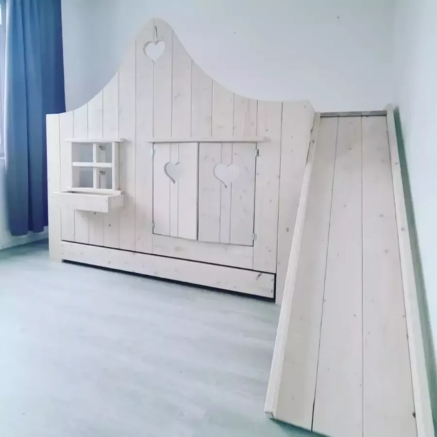 Droommeubel Concurrent Bedhuisje Amsterdam Met glijbaan Boomhutbed Steigerhout Kinderbed