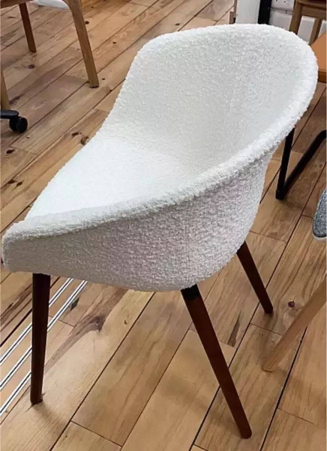 DS4U Liva Eetkamerstoel Stof Beige Vriendelijk Strak en Comfortabel Optimaal Comfort Geweven Stof voor een Moderne en Trendy Look Luxueuze Uitstraling Vier Zwarte Metalen Poten Creëer een Unieke Uitstraling met Kleurcombinaties - Foto 2