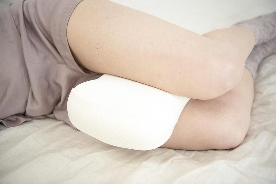 2-in-1 nekkussen voor bank bed auto Verlicht nek- en kniepijn Traagschuim Reiskussen