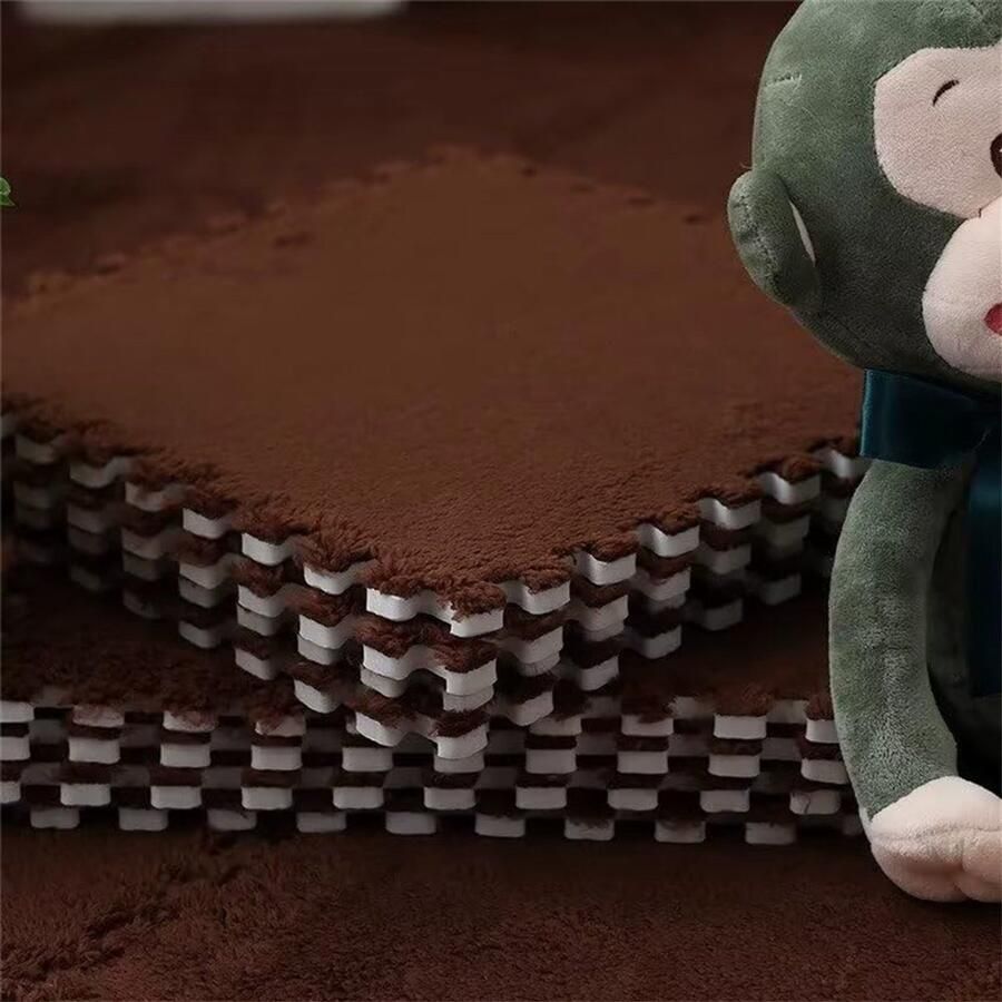 20 stuks pluche EVA-schuimvloermatten zachte pluizige babyspeelmatten vierkante in elkaar grijpende tapijttegels vloerkleden voor kinderkamers speelkamers slaapkamers en klaslokalen 30x30 cm Koffie