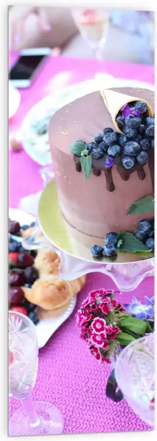 Acrylglas Feestelijke Tafel met Hapjes en Drankjes 40x120 cm Foto op Acrylglas (Met Ophangsysteem)