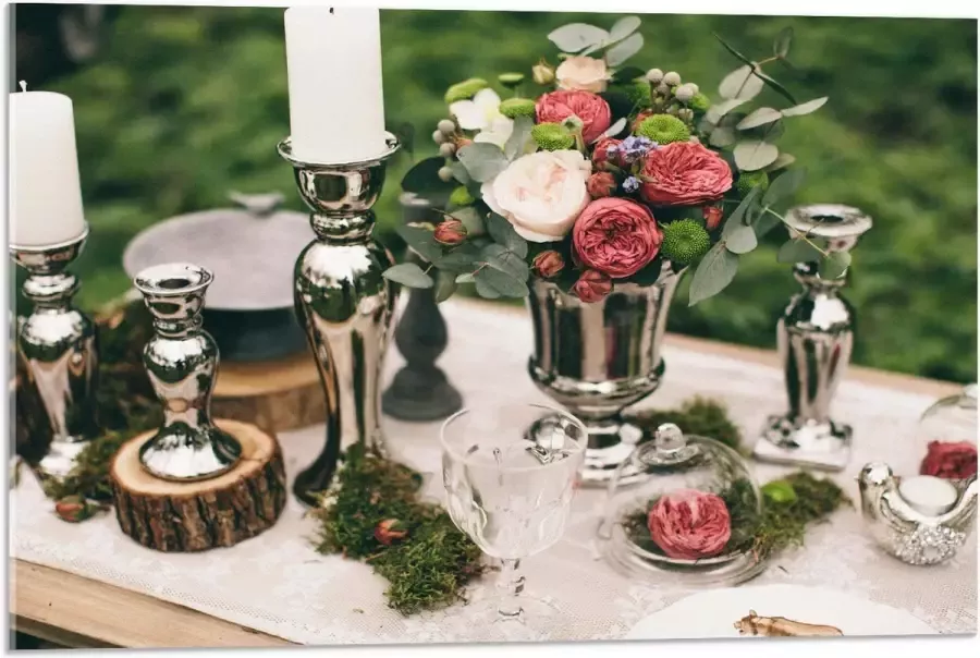 Acrylglas Tafel Versierd met Kandelaren Mos en Bloemen 75x50 cm Foto op Acrylglas (Met Ophangsysteem)