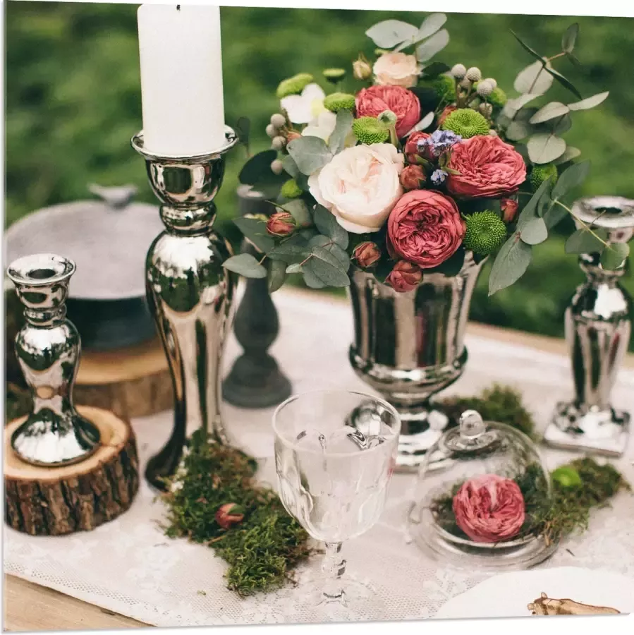Acrylglas Tafel Versierd met Kandelaren Mos en Bloemen 80x80 cm Foto op Acrylglas (Met Ophangsysteem)