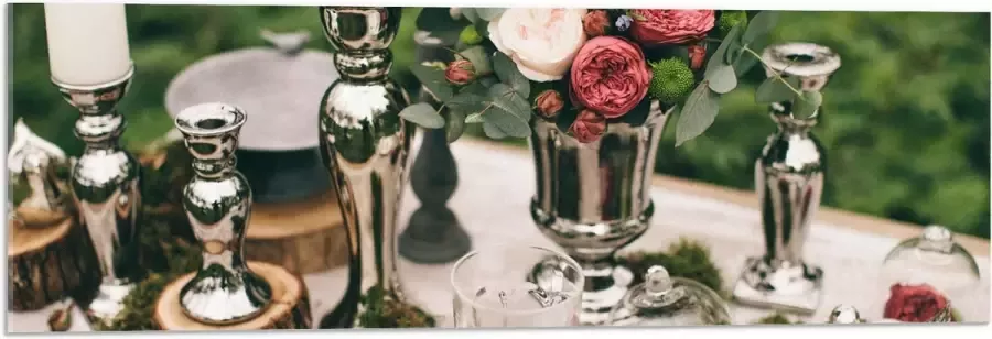 Acrylglas Tafel Versierd met Kandelaren Mos en Bloemen 90x30 cm Foto op Acrylglas (Met Ophangsysteem)