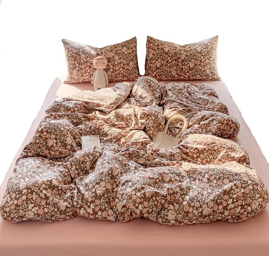 Allecto Plus 4-delige dekbedovertrek set van microvezel in bruin met bloemenprint Geschikt voor bedden van 105 cm Inclusief dekbedovertrek van 180 x 220 cm laken van 230 x 230 cm en kussensloop van 48 x 74 cm