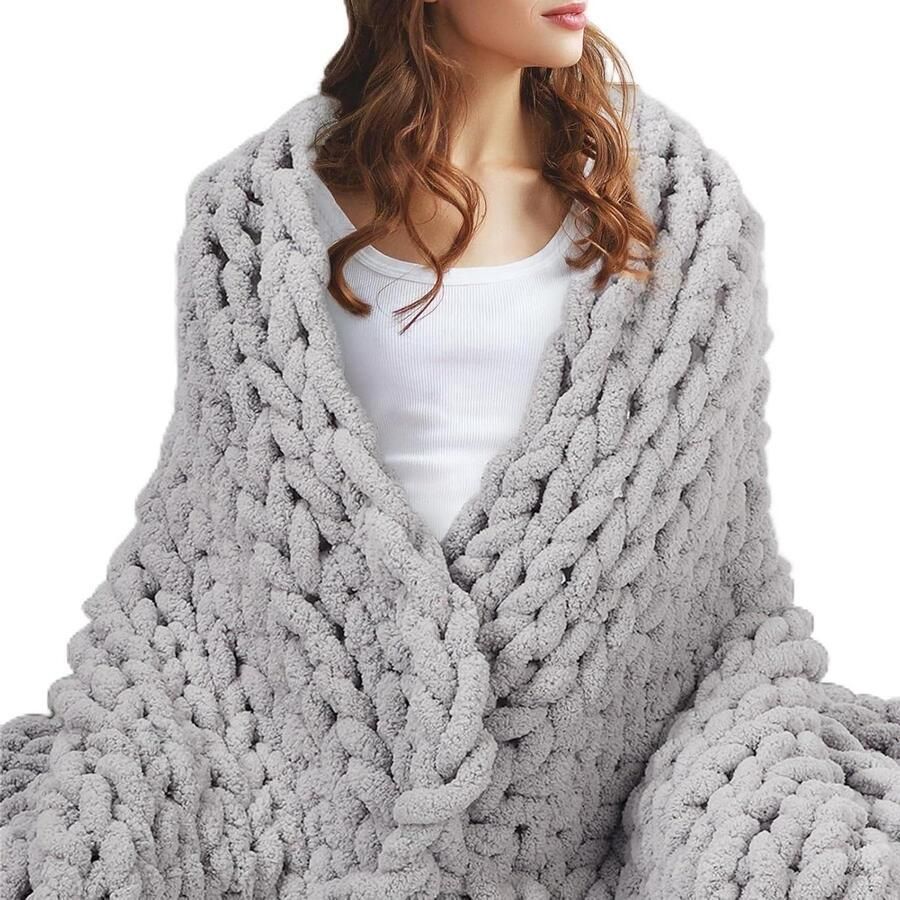 Allecto Plus Chunky gebreide deken 127 x 152 cm zachte sprei schattige rope knoop gehaakte sprei comfortabel en ademend chenille deken voor bank en bed lichtgrijs gezellige woonaccessoire