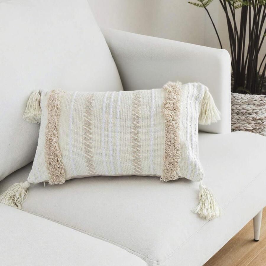 Allecto plus Decoratieve Boho sierkussensloop voor bank en slaapbank 30x50 Beige geweven getuft katoenen kussensloop met kwastjes voor woonkamer kantoor en auto