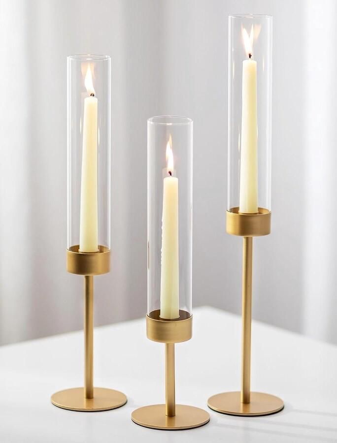 Allecto Plus Gouden kandelaar met glazen cilinder voor bruiloft tafel Set van 3 metalen kandelaars voor Kerstdecoratie en meer