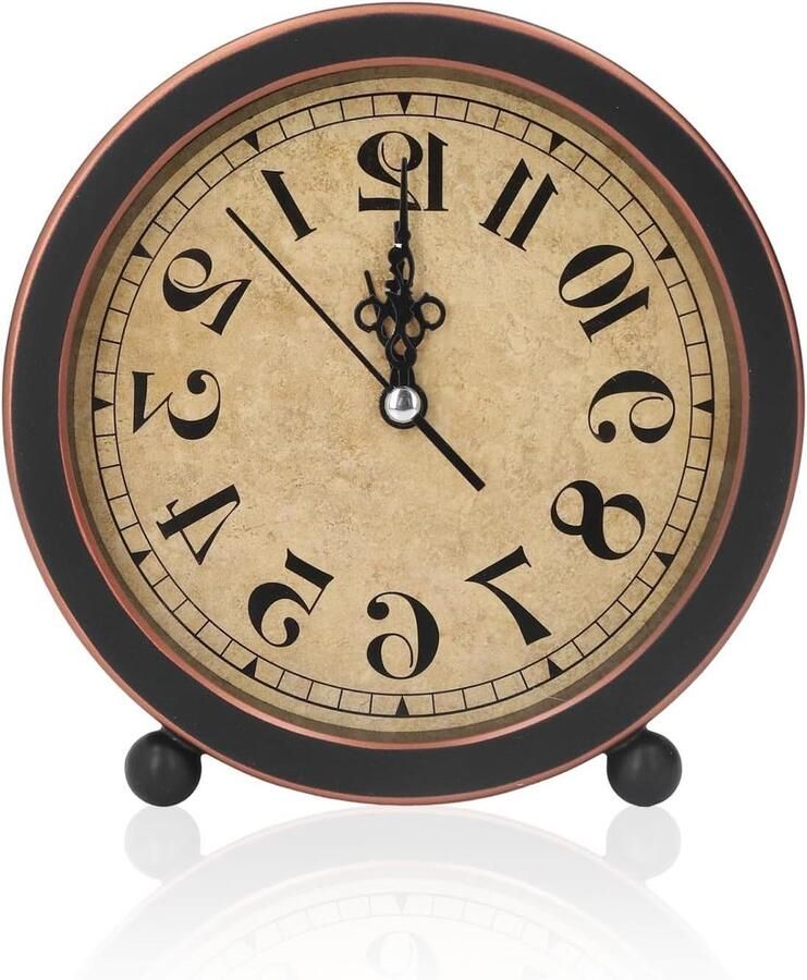 Allecto Plus Klassieke Retro Bureauklok Vintage 5 inch Analoge Stille Kleine Nachtkastje Bureau Klok Batterij Werkt Niet Ticking Analoge Kleine Tafelklok voor Slaapkamer en Bureau met Klassiek Design