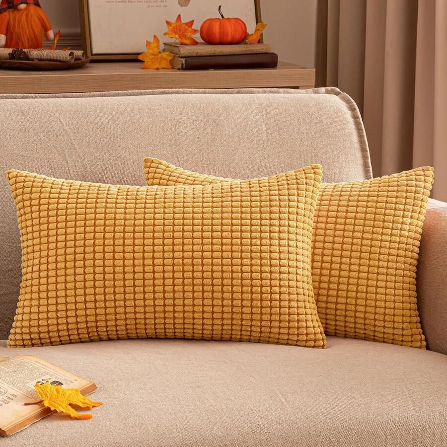 Allecto plus Kleurrijke kussenslopen voor decoratieve kussens Zacht en stijlvol Set van 2 Oranje 30 x 50 cm Voor bed en zetel Polyestermix Slaapkamer en woonkamer nodigt uit