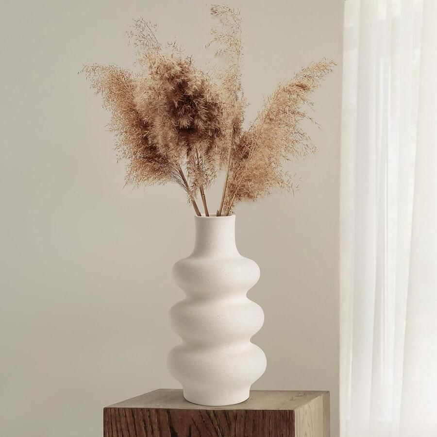 Allecto Plus Moderne Decoratieve Vaas in Beige Keramiek 25cm Voor Pampas Gras en Gedroogde Bloemen Bloemenvaas voor Kantoor Eettafels Bruiloftsfeest Hoofdtooien