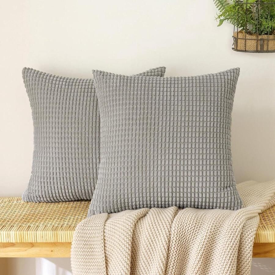 Allecto Plus Ribfluwelen kussensloop voor bank decoratie set van 2 stuks 40 x 40 cm lichtgrijs met granulaat zachte kussenovertrek voor woonkamer