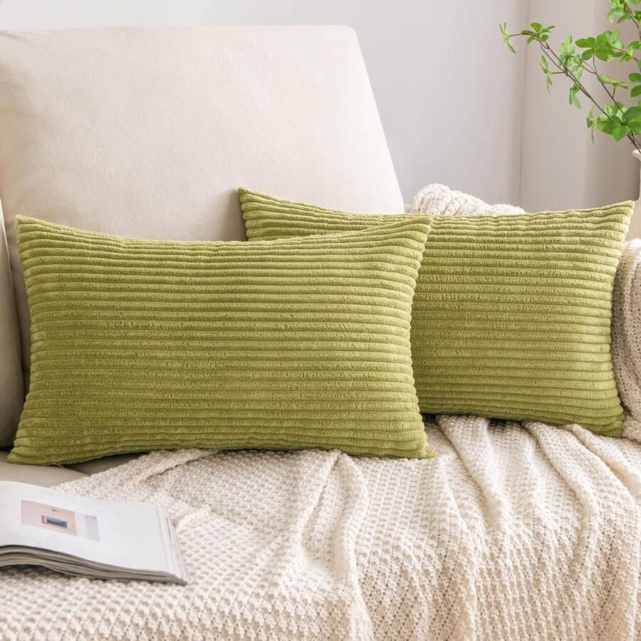 Allecto Plus Ribfluwelen kussensloop voor bank en stoel Decoratieve sierkussen 30 x 50 cm Grasgroen