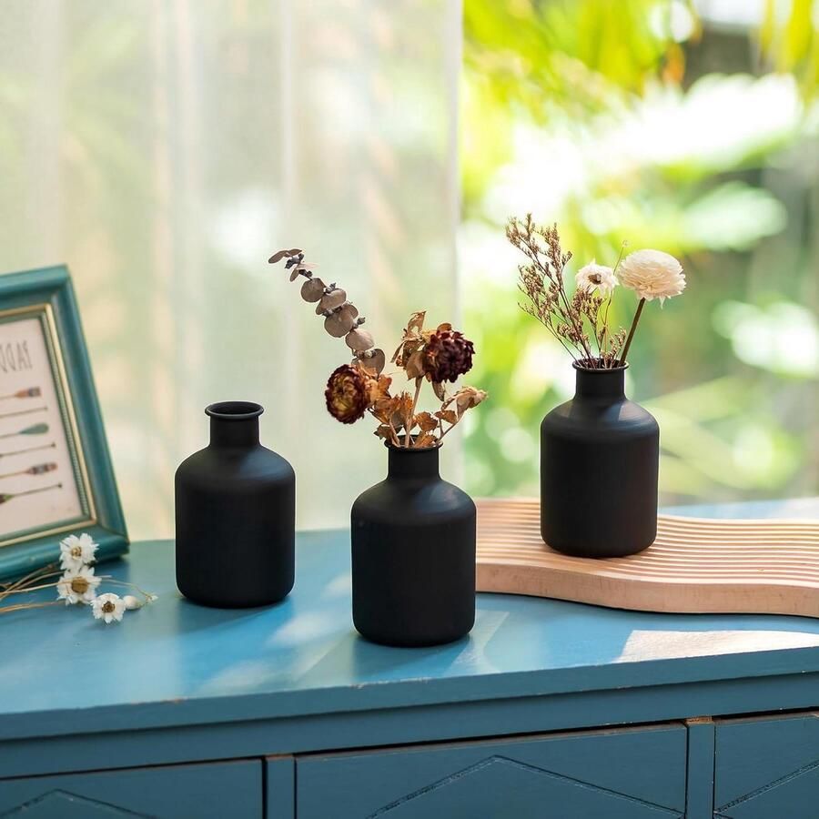 Allecto Plus Set van 3 Zwarte Mini Metalen Vaasjes voor Kunstmatige Bloemen Modern Decor voor Woonkamer Eettafel Keuken Tafeldecoratie voor Slaapkamer en Badkamer