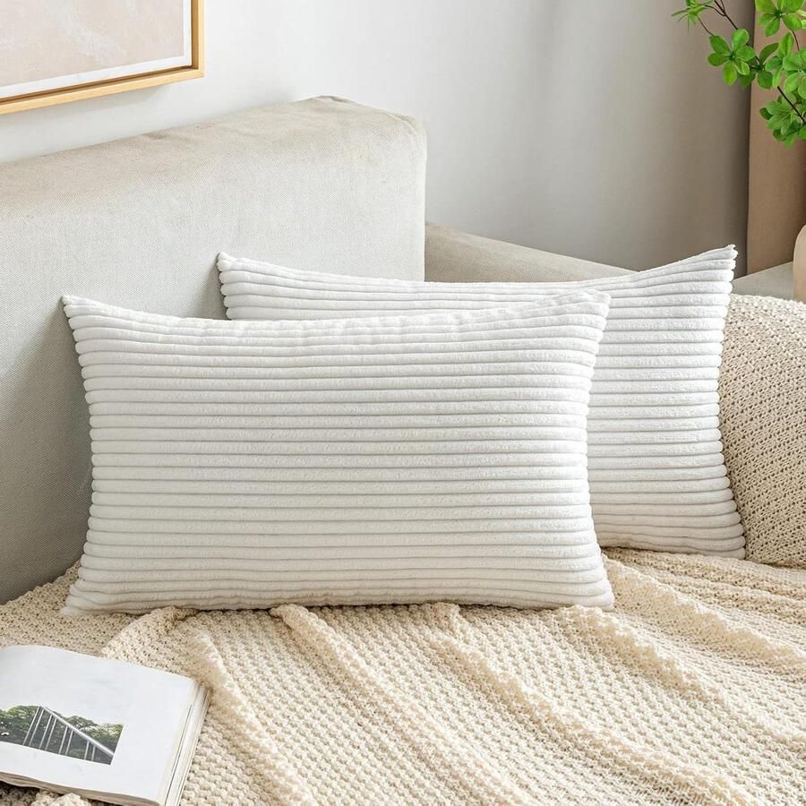 Allecto Plus Sierkussenhoes ribfluweel gestreept voor bank en slaapkamer Set van 2 Gebroken wit 30 x 50 cm