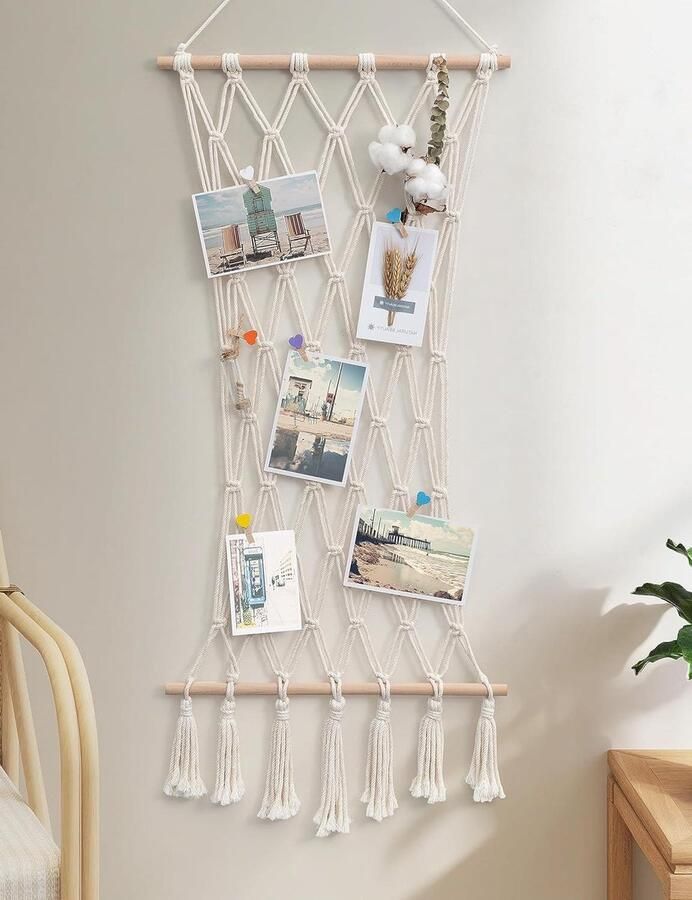 Allecto Plus Zwevend wandrek van natuurlijk drijfhout met macramé decoratie voor woonkamer Boho stijl met handgeweven kwast Ideale wanddecoratie voor fotowand Chic design met zwevende planken Houten wandbehang plank