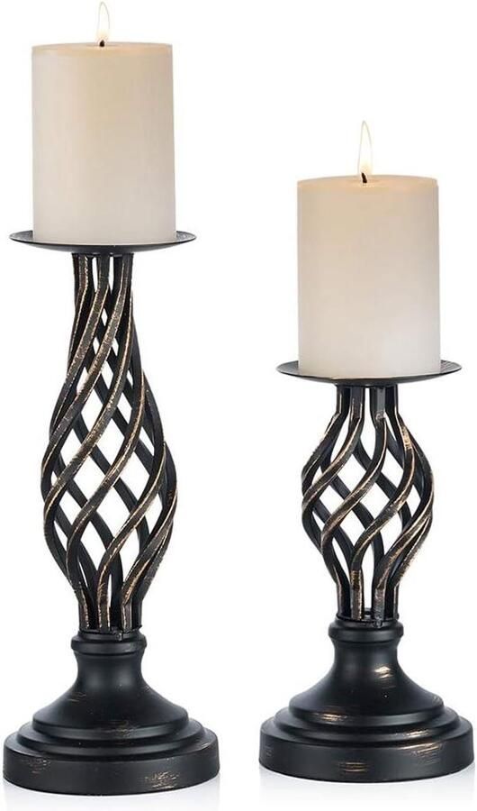 Allecto Plus Zwarte Pilaren Kaarshouders Vintage Metalen Standaard Kandelaar Houder Gothic Kerstmis Halloween Huis Woonkamer Open Haard Bruiloft Tafel Centerpiece Decor Set van 2 (22cm + 29cm)