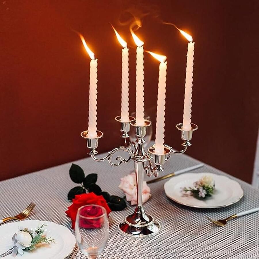 Aluminium kandelaar eettafel diner bij kaarslicht hotel decoratie huisdecoratie tafeldecoratie zilver