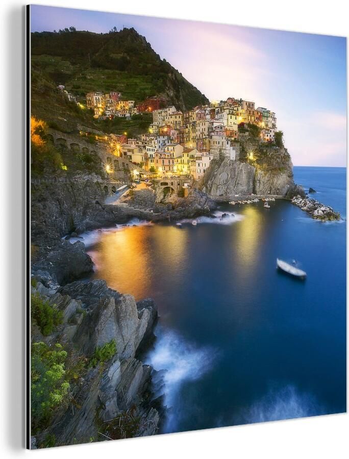 Aluminium schilderij 20x20 cm Wanddecoratie metaal Cinque Terre in de avond en verlicht door de gele lampen Metalen muurdecoratie woonkamer Decoratie industrieel Foto op dibond Industriële accessoires slaapkamer - Foto 1
