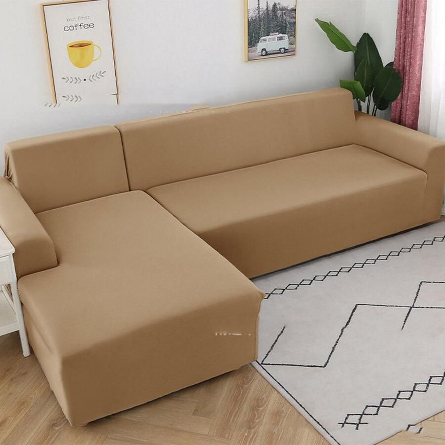 Bankhoezen in eenvoudige kleuren kunnen in elk seizoen worden gebruikt