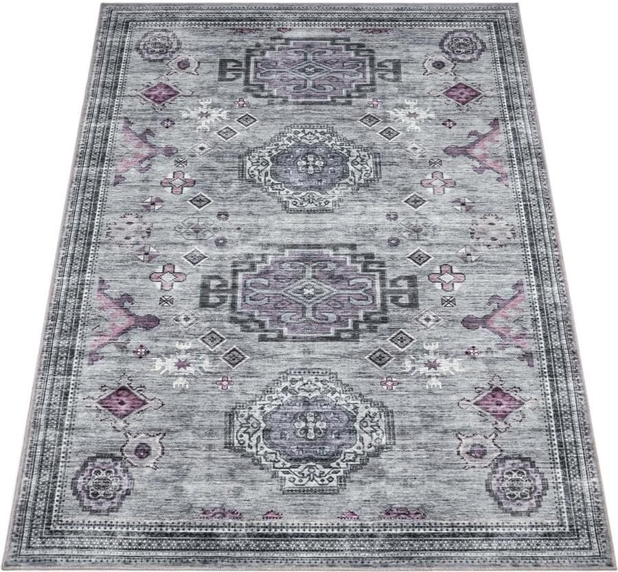 Baroque Style Rug – Elegant Oriental Patterns – Durable Polyester – Soft & Luxurious Decor