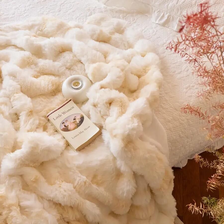 Beige fleece deken – Super zacht & warm – Groot formaat 152x177 cm – Fluffy plaid voor bed bank en woonkamer – Geschikt voor alle seizoenen