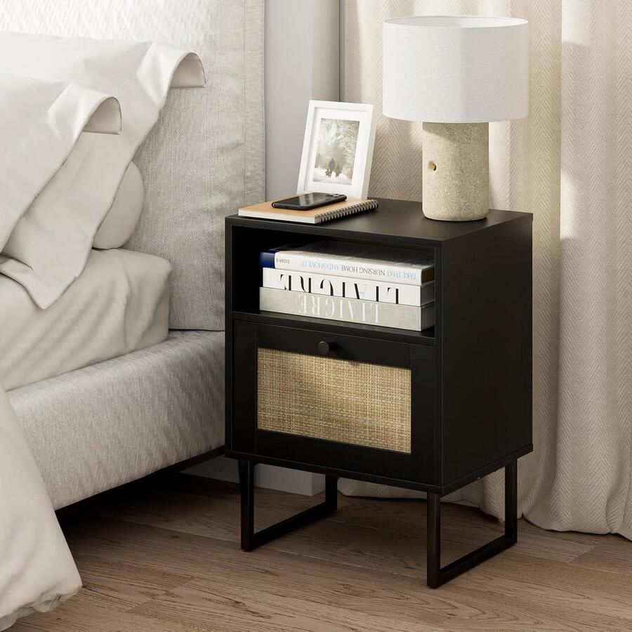 Boho-nachtkastje van boerenhout met lade en open plank Modern design Kleine bijzettafel met zwart frame voor slaapkamer woonkamer kantoor Zwart nachtkastje zwart 60 cm hoog