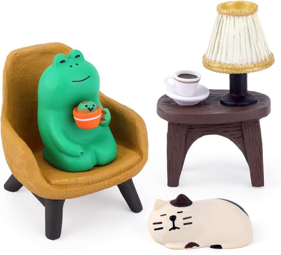 BOXOB 4pcs Mini Frog and Cat Statue Resin Miniature Frog Statue with Cat Sofa Tea Table Cute Resin Trinkets Funny Home Office Decoration for Desk Accessories Indoor Ornaments