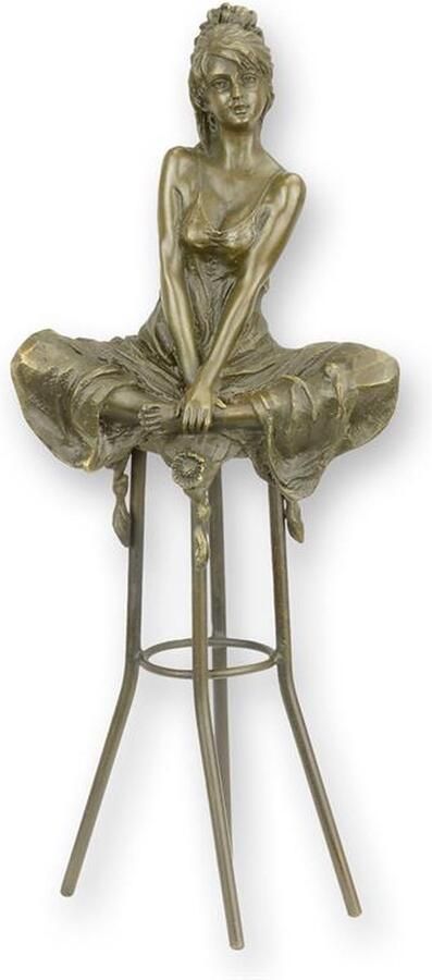 Bronzen beeld dame op barkruk – Woondecoratie sculptuur – bronzen sculptuur vrouw kunstbeeld – Handgemaakt & gedetailleerd – Duurzaam metaal – Luxe uitstraling – 27 1 cm hoog Brons