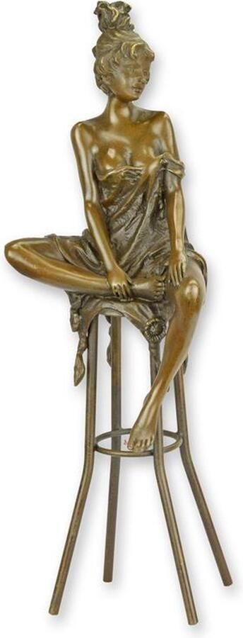 Bronzen Beeld Lady on Bar Chair sculptuur – Beeld & Sculptuur – bronzen beeld vrouw op barstoel – figuratieve kunst – interieuraccent – cadeau-idee – 27 8 cm hoog – Bronskleur