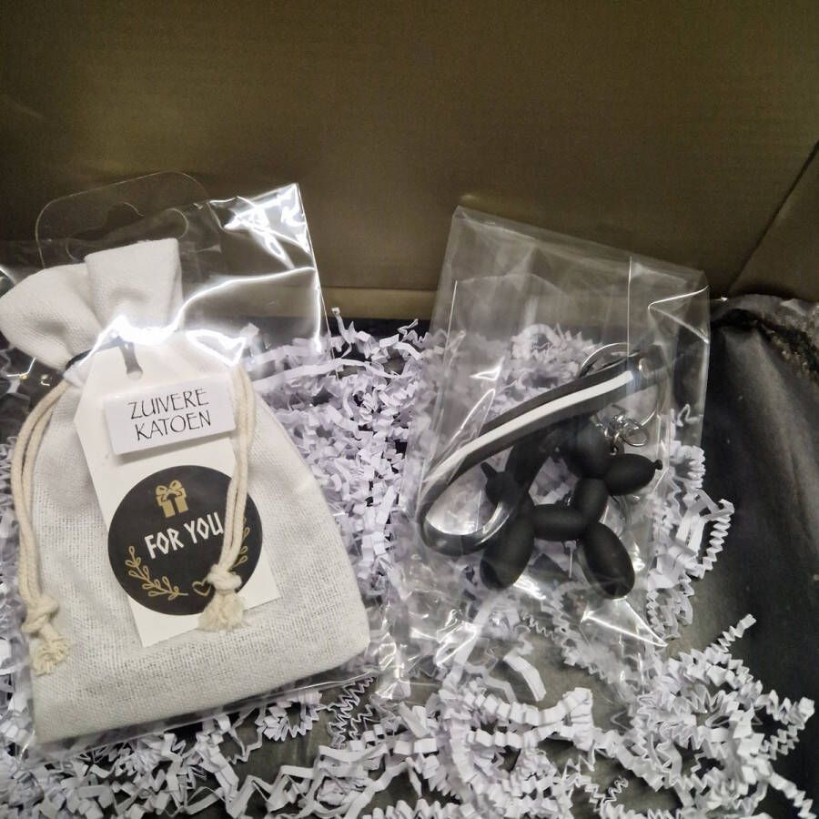 Cadeauset Kadopakket Linnen Katoenenzakje Biologisch Kadootje Geurzakje en Sleutelhanger Ballonhondje Parfum Geurzakje voor Kledingkast Geurzakje voor auto Geurzakje voor huis Huisparfum Autoparfum Cadeau