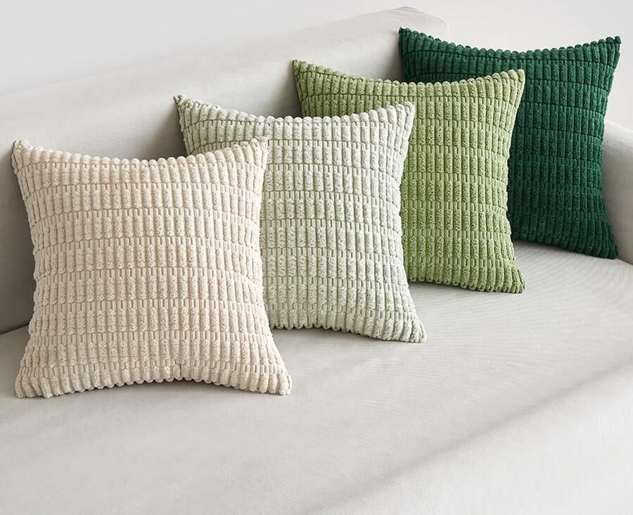 Candala Set van 4 kussenslopen 45 x 45 cm corduroy moderne kussenhoezen decoratieve bankkussens zachte sierkussenhoes voor woonkamer bank slaapkamer boho decoratie groene serie