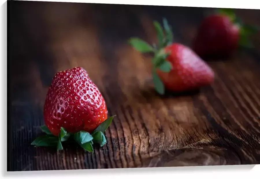 Canvas Aardbeien op Houten Tafel 120x80 cm Foto op Canvas Schilderij (Wanddecoratie op Canvas)