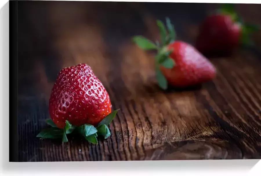 Canvas Aardbeien op Houten Tafel 60x40 cm Foto op Canvas Schilderij (Wanddecoratie op Canvas)