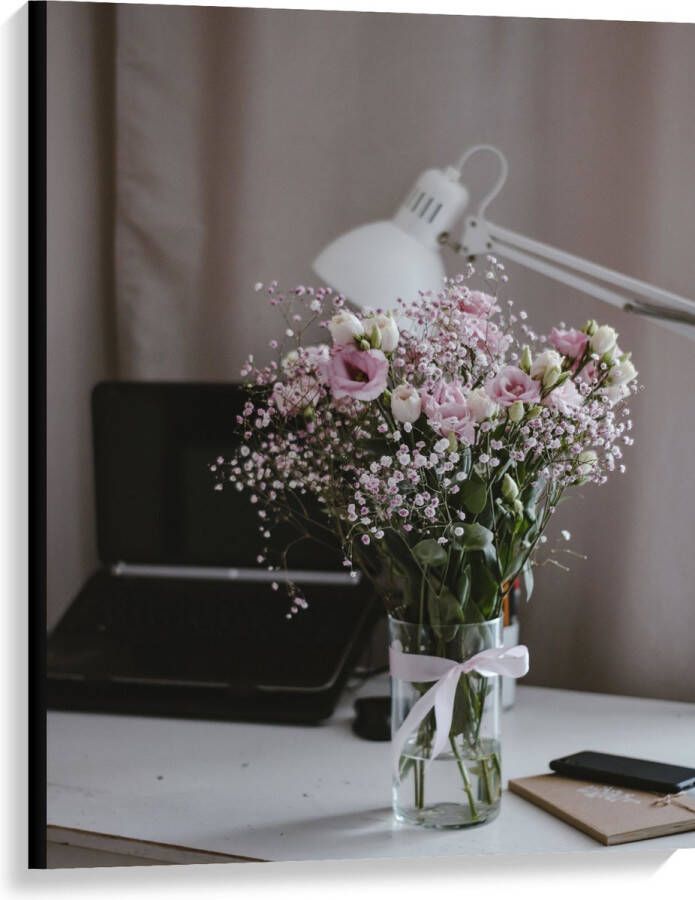 Canvas Bloemen Boeket Water Strik Lamp Telefoon Bureau Laptop 75x100 cm Foto op Canvas Schilderij (Wanddecoratie op Canvas)