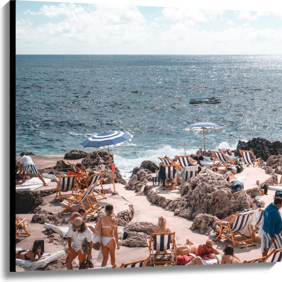 Canvas Strand Zee Stoelen Mensen Water Stenen 100x100 cm Foto op Canvas Schilderij (Wanddecoratie op Canvas)
