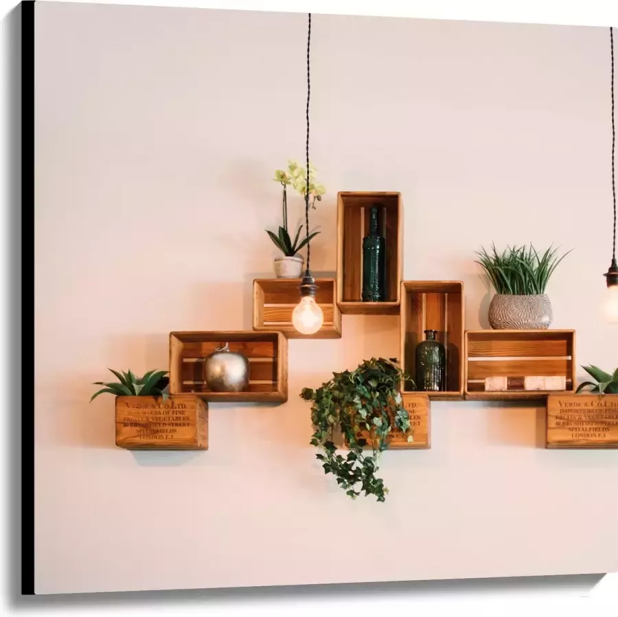Canvas Trio Lampen voor Kistjes met Planten aan de Muur 100x100 cm Foto op Canvas Schilderij (Wanddecoratie op Canvas)