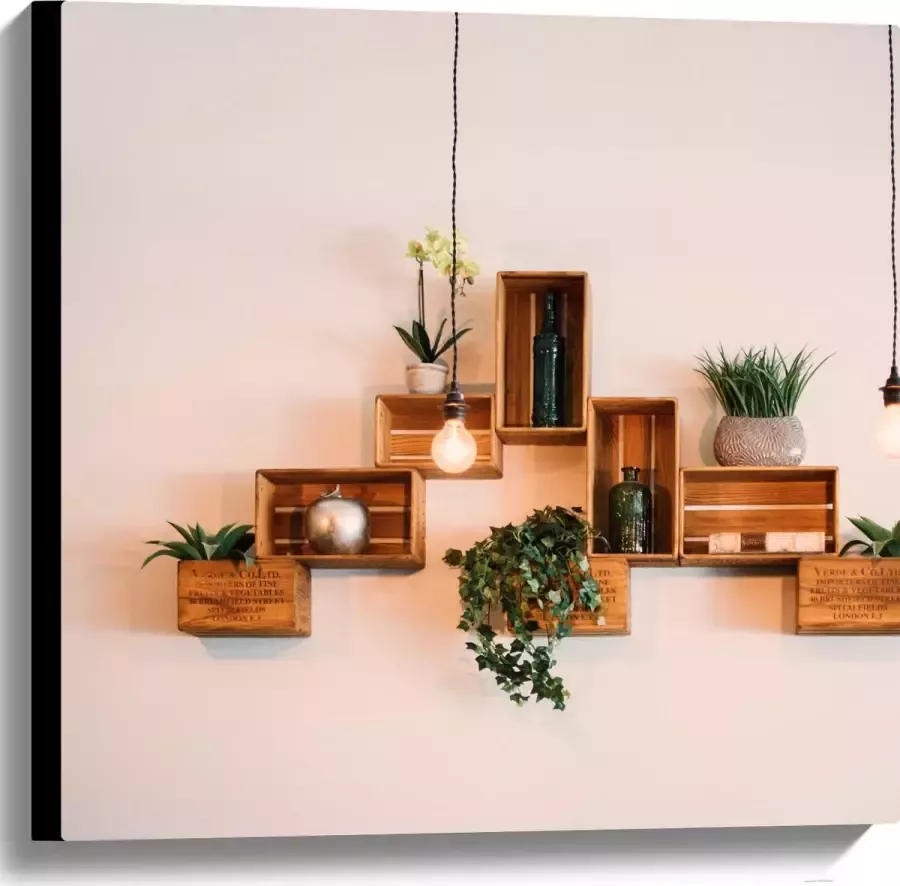 Canvas Trio Lampen voor Kistjes met Planten aan de Muur 60x60 cm Foto op Canvas Schilderij (Wanddecoratie op Canvas)