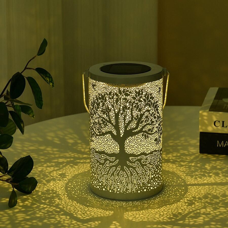 De Boom des Levens Solar Lantaarn Buiten Waterdicht Hangende Solar Lamp Weerbestendig Gesneden Metalen Tuindecoratie Eettafeldecoratie