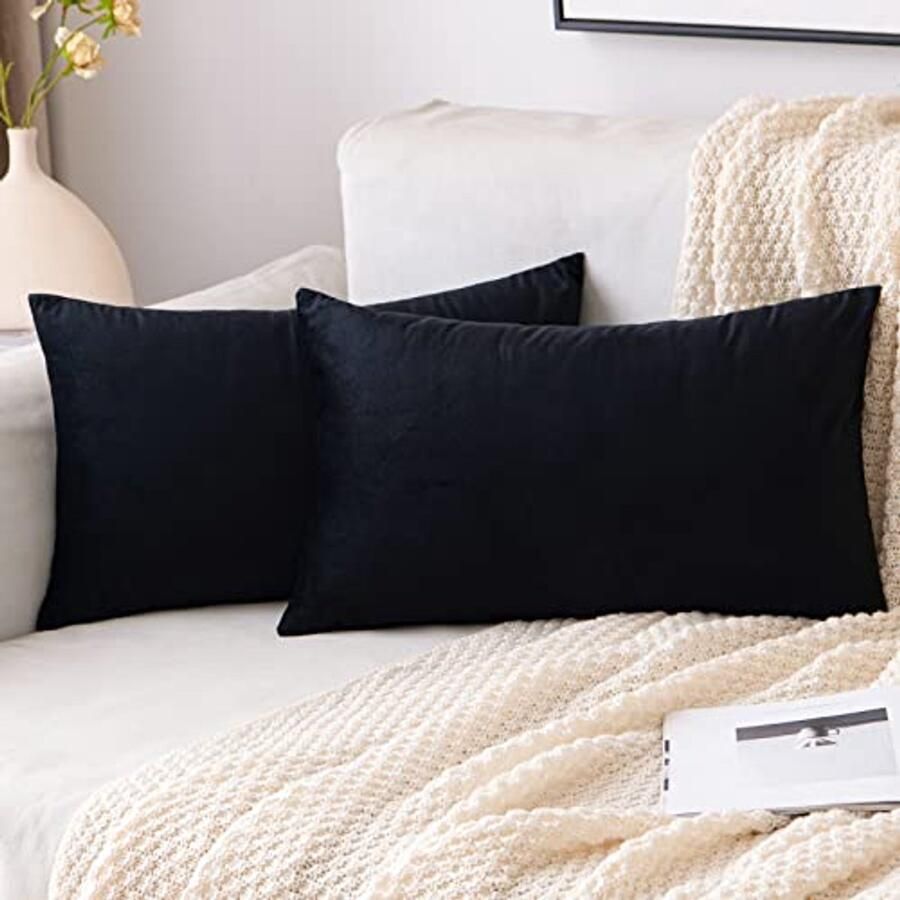 Decoratieve fluwelen kussenslopen voor bank en slaapkamer Set van 2 30 x 50 cm Zwart