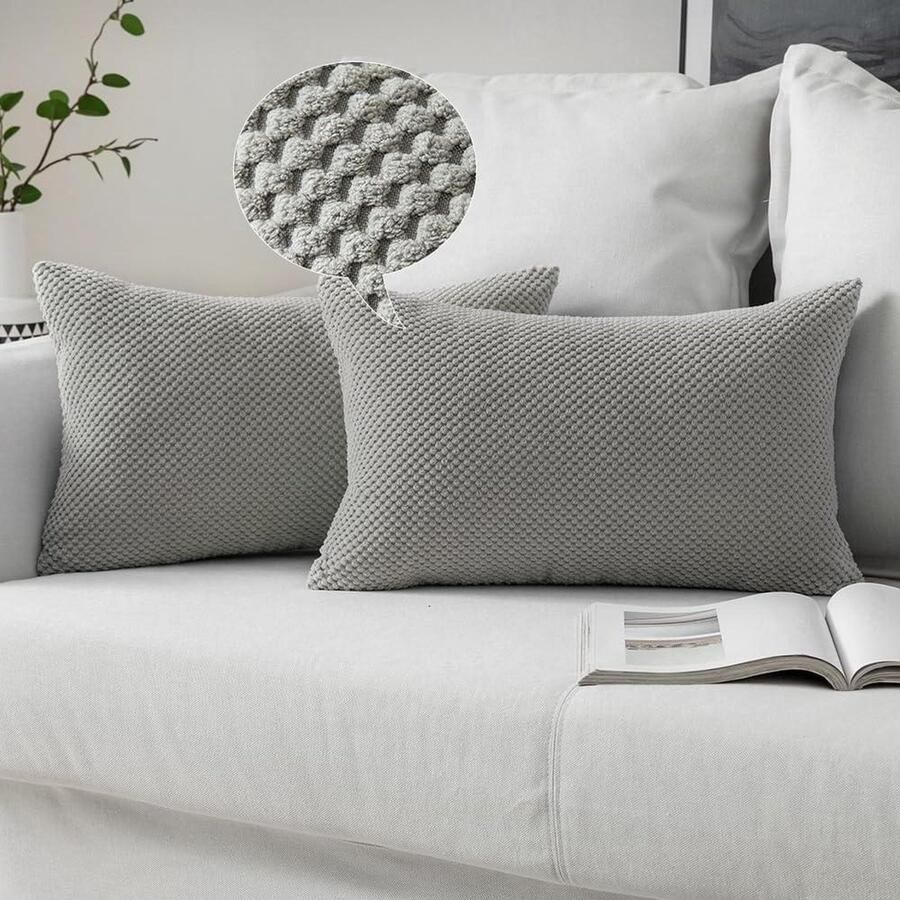 Decoratieve kussenhoezen zachte kussenovertrekken voor bank woonkamer set van 2 stuks 30 x 50 cm lichtgrijs met korrelpatroon kussensloop 30x50