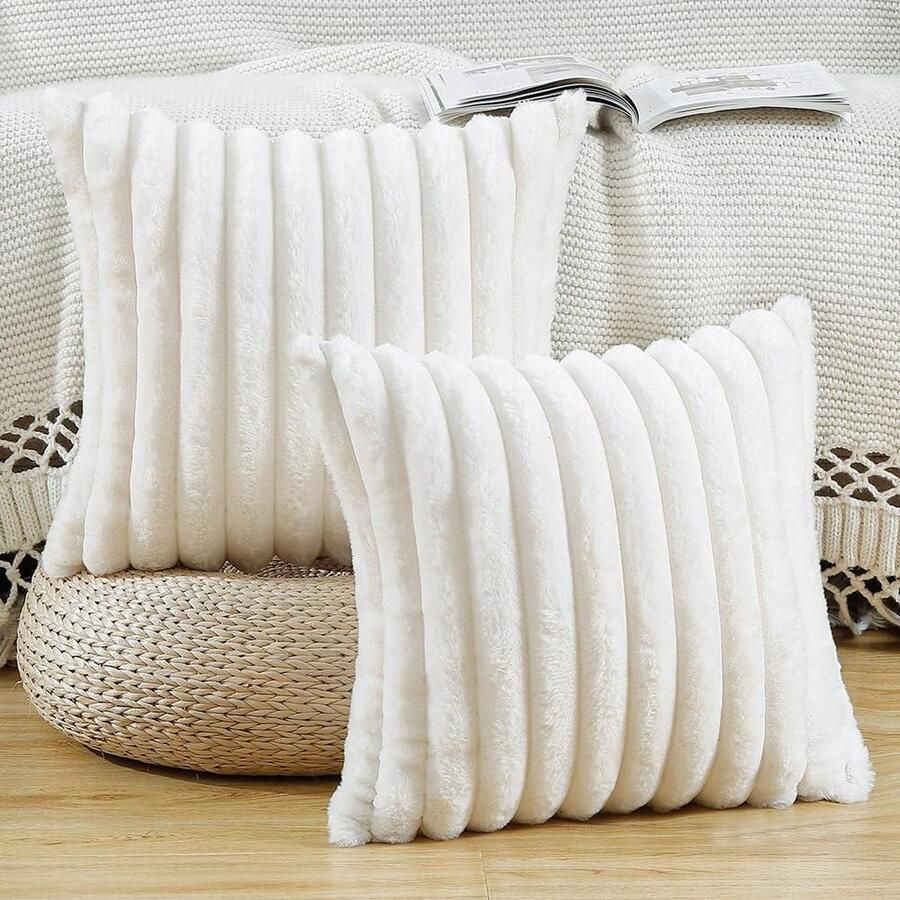 Namaakwollen pluche decoratieve kussenslopen fluffy zacht kussenhoes voor bank en slaapkamer set van 2 45x45 cm Crème wit