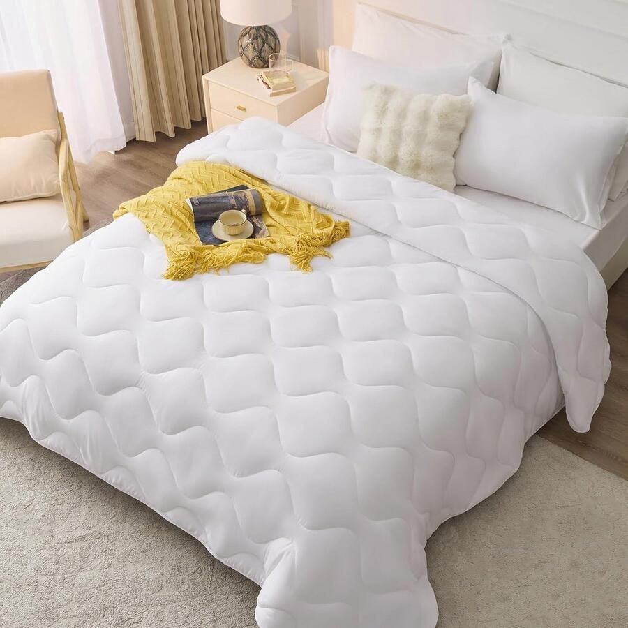 Dekbed voor tweepersoonsbed 240 x 260 cm winter herfst synthetische microvezel wit