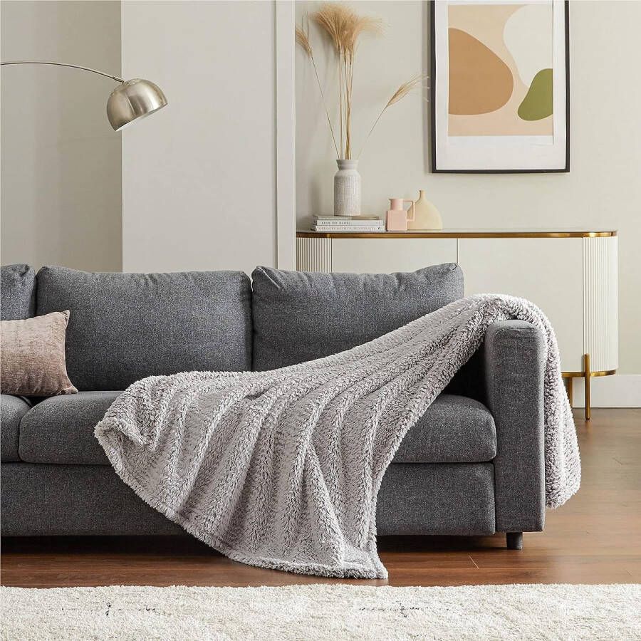 Deken voor de bank knuffeldeken lichtgrijs warme Sherpa bankovertrek winterdeken dikke bankdeken 150 x 200 cm XL wollige woondeken voor de bank