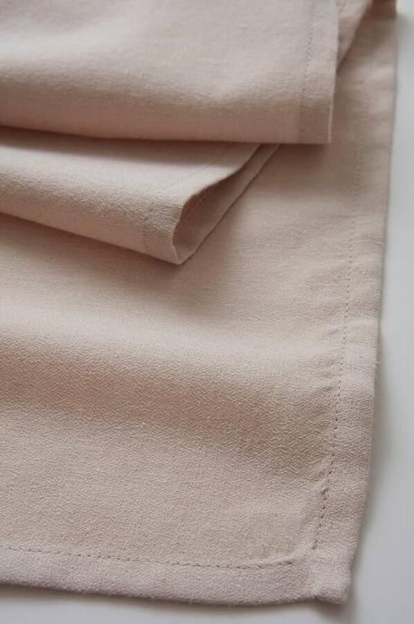 Demie tafelloper lichtroze biologische kwaliteit katoen