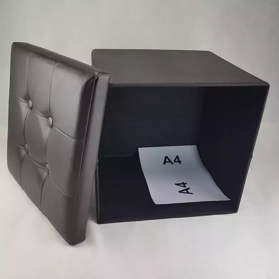 Deze stijlvolle opvouwbare bruine poef met luxe uitstraling is een praktische en mooie aanvulling op uw interieur. Denk hierbij aan het opbergen van bijvoorbeeld tijdschriften dekens spelletjes kinderspeelgoed etc. Voor uzelf of Bestel Een Kado